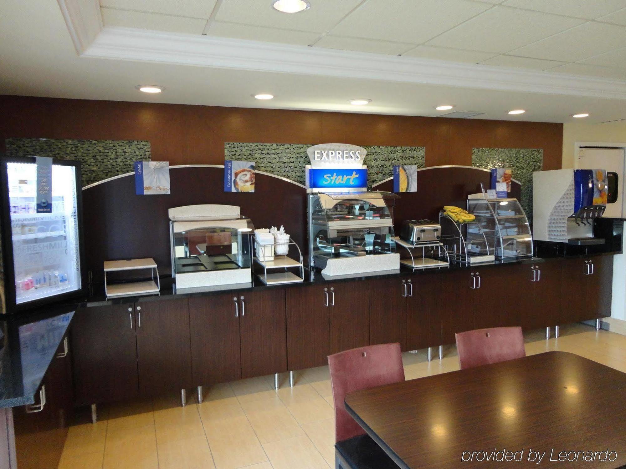 Holiday Inn Express Hotel & Suites Rogers By Ihg Dış mekan fotoğraf