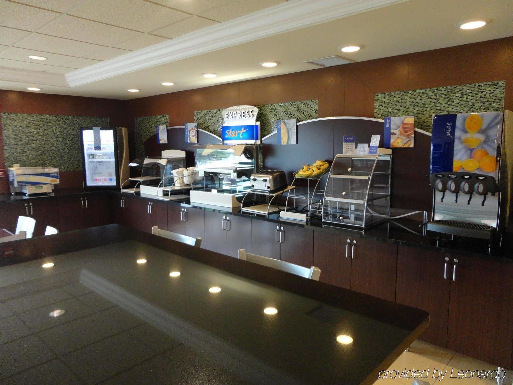 Holiday Inn Express Hotel & Suites Rogers By Ihg Restoran fotoğraf